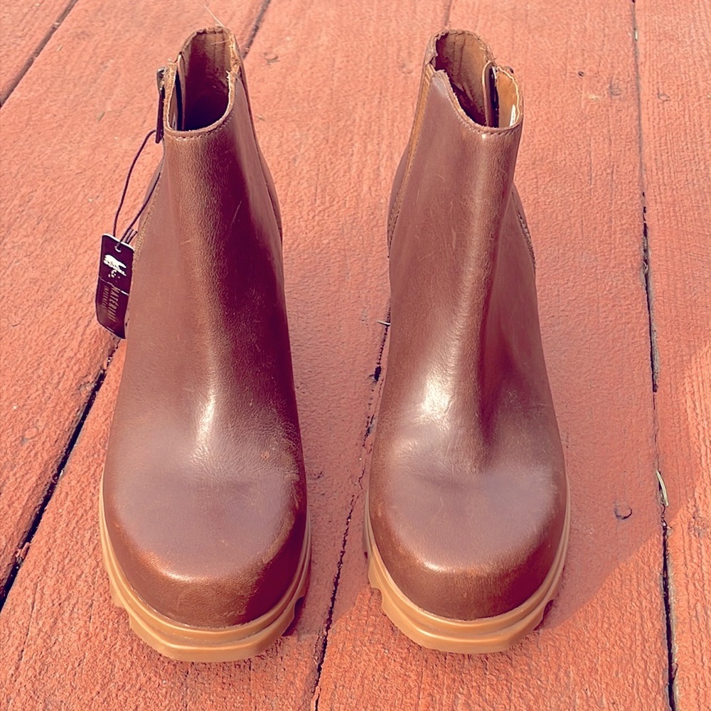 Sorel Joan of Arctic Waterproof Leather Wedge Zip Booties Hazelnut Size 8